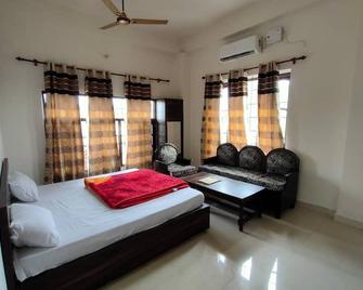 Arjun Guest House - Pathānkot - Bedroom
