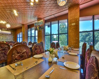 Mannat Resort - Srinagar - Restaurant