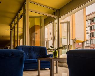 Hotel Bezana Lago - Santander - Oturma odası