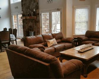 Villa Roman - East Quogue - Living room