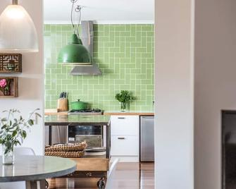 Furmston House & Studio - Healesville - Kitchen