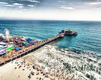 Hotel Carmel Santa Monica - סנטה מוניקה - חוף