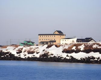 Hotel Unigoten - Rishirifuji - Edificio