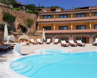 Pozzo Sacro - Olbia - Bazén