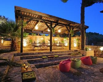 Authentic Villa With Private Pool In Secluded Countryside - 維斯 - 天井