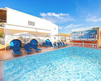 Kavos Panorama Hotel - Kavos - Piscina