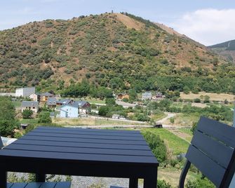 Hostal Tres Campanas - Villafranca del Bierzo - Balcony