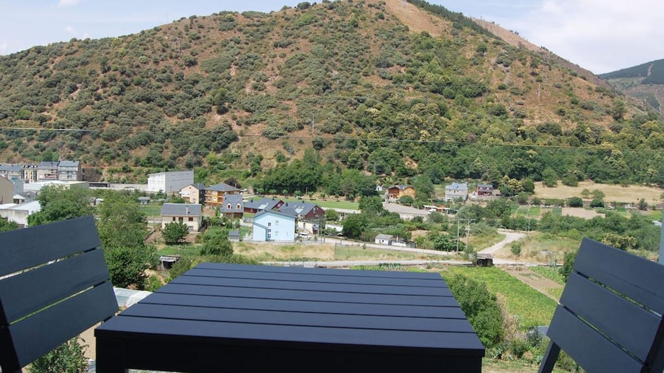 Hostal Tres Campanas