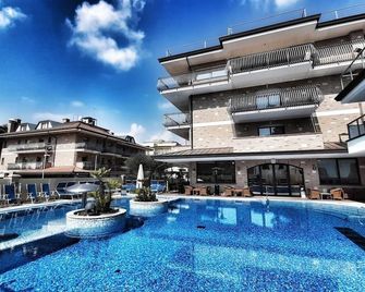 Hotel & Wellness Fra I Pini - Lignano Sabbiadoro - Piscina