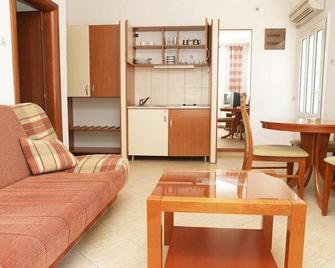 Hotel Kamelija - Tivat - Obývací pokoj