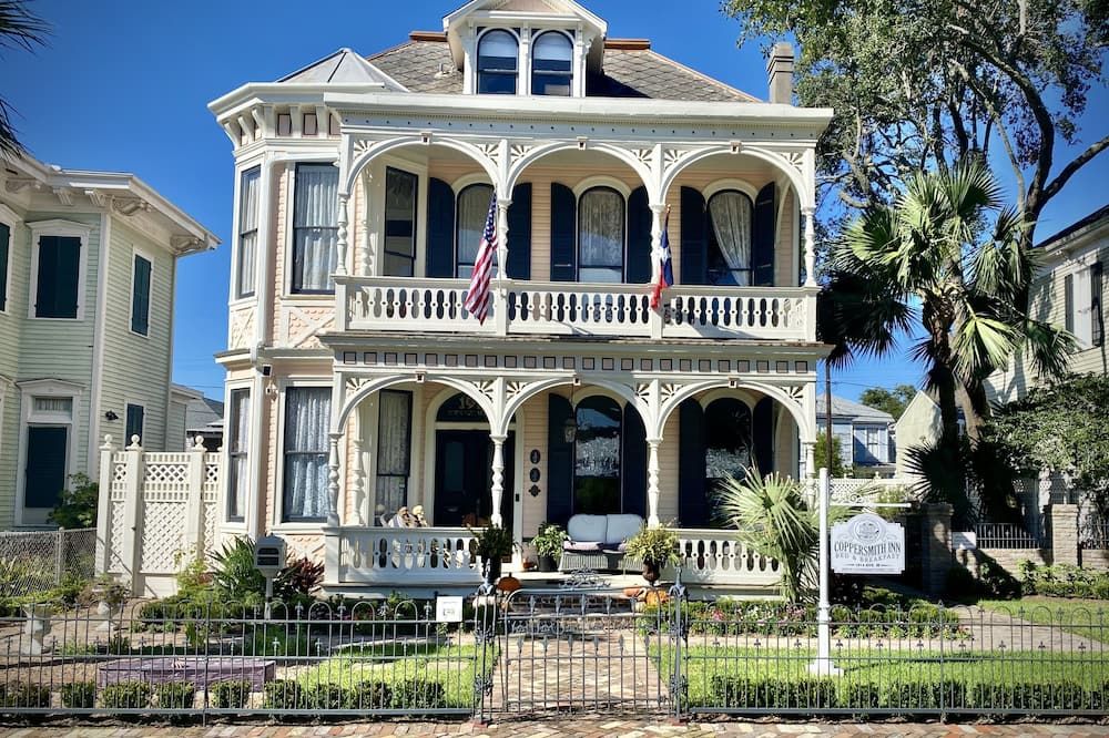 Coppersmith Inn Bed And Breakfast - גאלבסטון - בניין