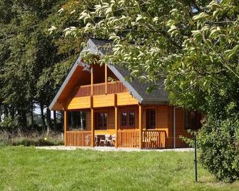 Spacious apartment in Normandy farmhouse. - Bolbec - Gebouw