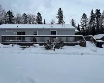 New Listing - Farmhouse --Very Close To Snowmobile Trails - Very Private - Brimley - Building