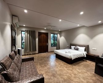 Paramount Riverfront Resort & Spa, Karjat - Karjat - Bedroom