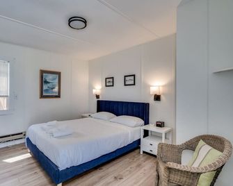 K's Motel with Stunning St. Lawrence River Views - Room 2 - Clayton