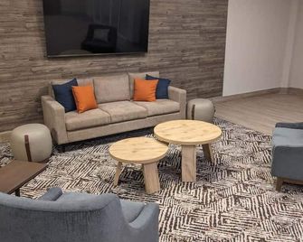 Candlewood Suites San Antonio - Fort Sam Houston by IHG - San Antonio - Building