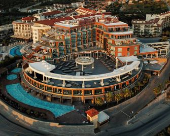 Qlusive Hotel - Kusadasi - Building