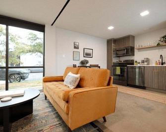 Miller Loft at Container Park - Wilmington - Living room