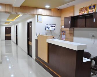 siri varshini inn - Visakhapatnam - Front desk