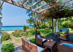Villa Paradise On The Ocean - Kigomani - Patio
