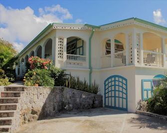 The Great House at Eden Villa Estate, private pool, jeep - Newcastle - Bâtiment