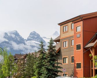 Mountain Retreat Corner Suite -Pool - Hot Tub & Spa Escape - Canmore - Bâtiment