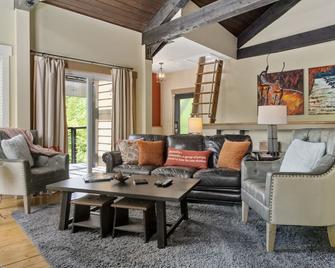 My Favorite Memory Center Hill Lake - Smithville - Living room