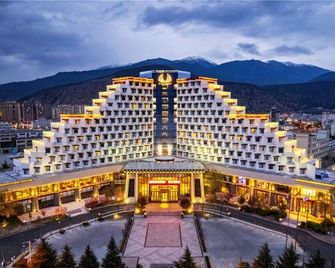 V-Continent Nyingchi Hotel - Nyingchi - Gebäude