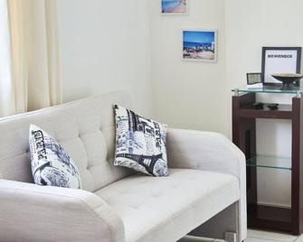 Apartamento Completo 2 Habitaciones 2 Baños - Piura - Sala de estar