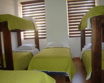 Hostal Urban Inn - Hostel - Quito - Habitación