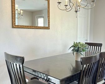 Vista Cay Jewel Luxury By Universal Orlando Rental - Orlando - Dining room