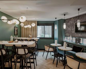 Hôtel Mercure Paris Tour Eiffel Pont Mirabeau - Paris - Building