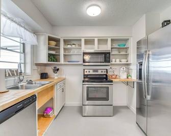 2 Mi to Three Sisters Springs Home with Patio - Crystal River - Küche