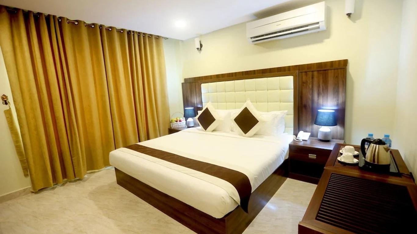 Golden Crown Hotel