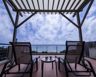 Lovesea 126 Beach Inn - Kenting - Balcony