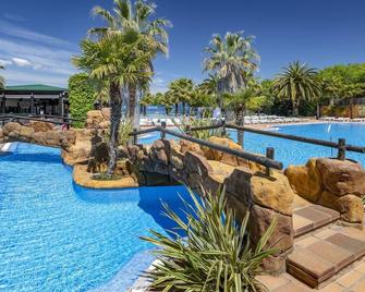 Cozy chalet with a terrace, just 200 m. from the beach - Blanes - Zwembad