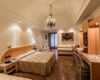Lh Hotel Domus Caesari - Marino - Camera da letto