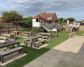 The White Horse - Cromer - Patio