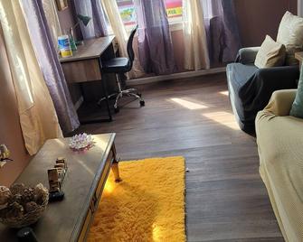 Tower of Little Italy - Wodospad Niagara - Pokój dzienny