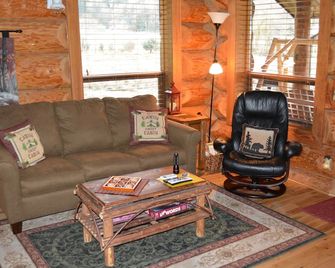 Cabin In The Wildwood - Chehalis - Huiskamer