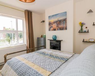 Sea View Cottage - Frinton-on-Sea - Bedroom