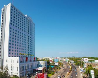 Diamond Plaza Hotel Suratthani - Surat Thani - Building