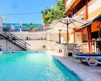Chez Tranquilllle hôtel - Majunga - Piscine