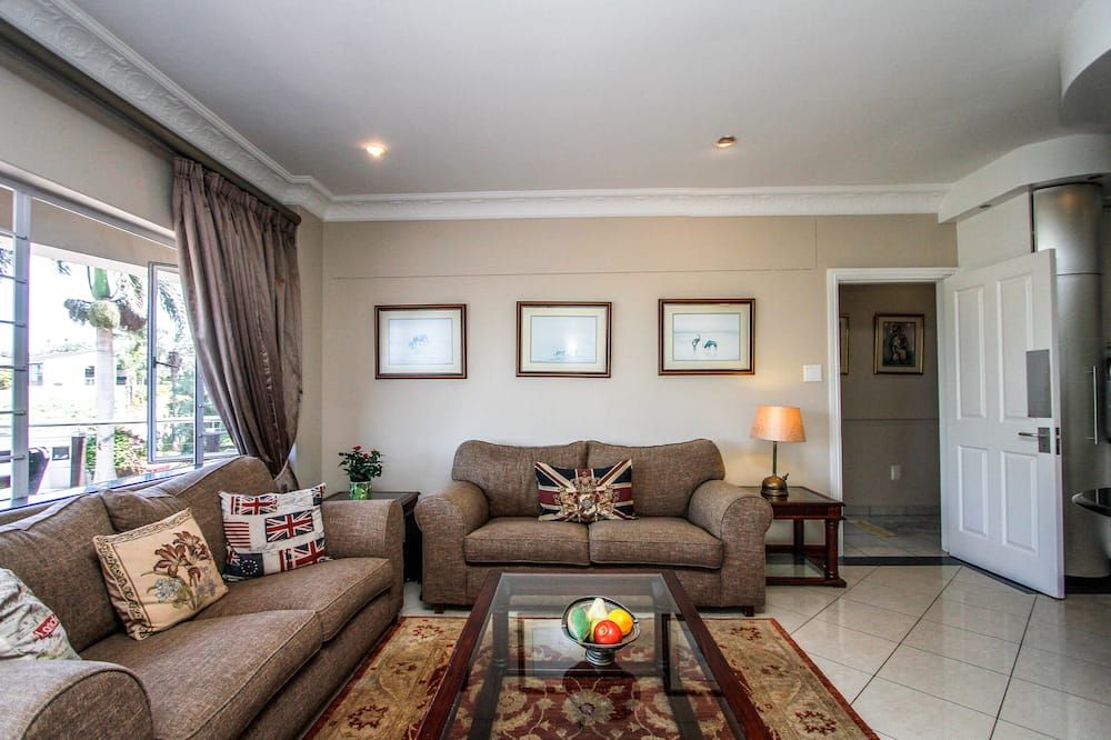 The Sandringham Bed & Breakfast and Self-Catering - אמהלאנגה - סלון