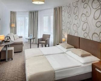 Hotel Atlas - Benešov - Slaapkamer