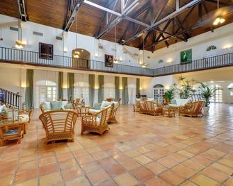 Naples Studio Retreat w/ Resort Pool! - Naples - Lobby