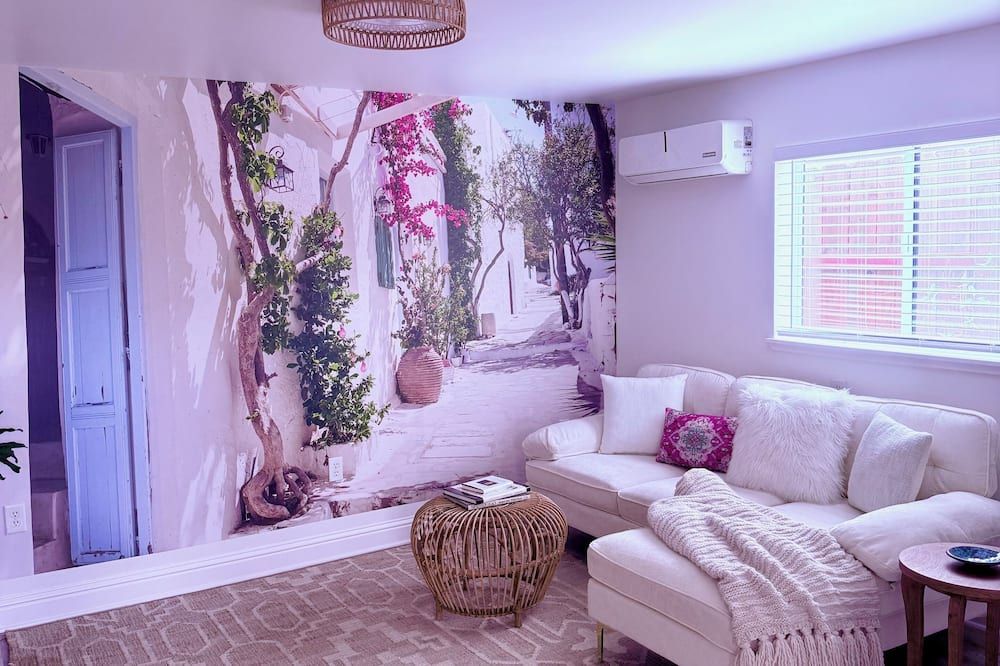 Private Casita in East Sacramento - סקרמנטו - סלון