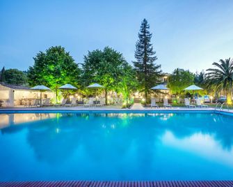 Silver Bay Hotel - Kontokali - Piscina