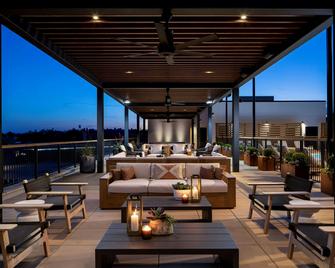The Ellison, Oklahoma City, a Tribute Portfolio Hotel - Oklahoma City - Balcony