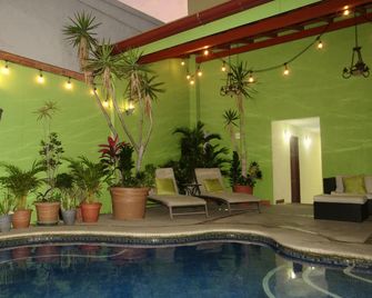 Hotel La Guaria Inn & Suites - Alajuela - Uima-allas